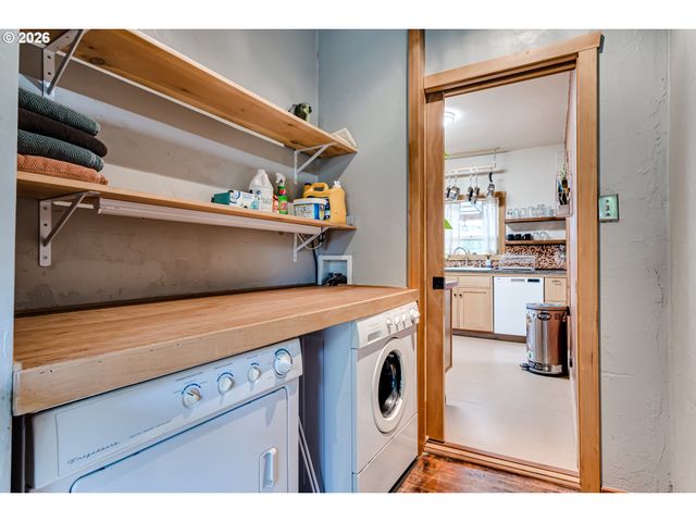 104 HOLEMAN Ave, Eugene, OR 97404