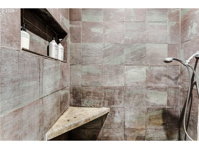 104 HOLEMAN Ave, Eugene, OR 97404