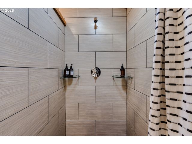 104 HOLEMAN Ave, Eugene, OR 97404