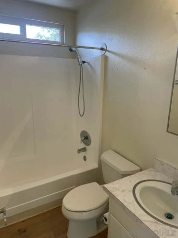 740 W California Ave., Vista, CA 92083