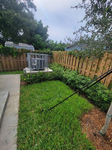 1809 NW 8th Pl, Fort Lauderdale, FL 33311