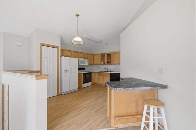 9816 Zinnia Lane N, Maple Grove, MN 55369