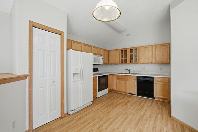 9816 Zinnia Lane N, Maple Grove, MN 55369
