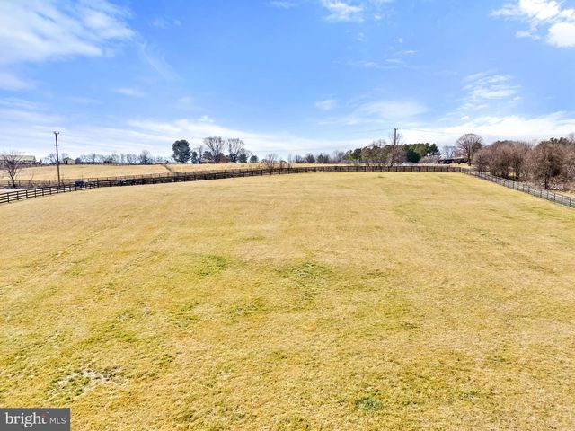 39054 OLD STAGE PL, Waterford, VA 20197