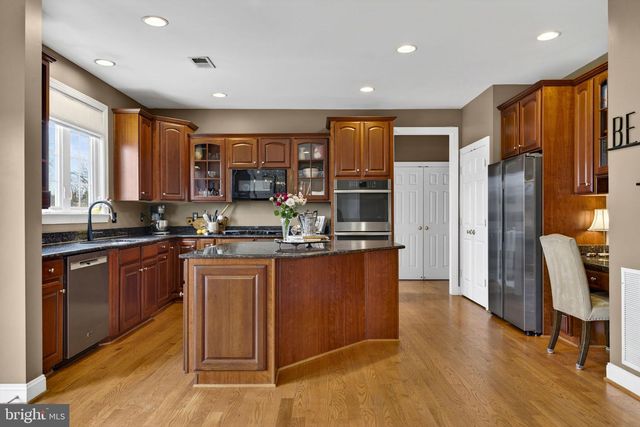 39054 OLD STAGE PL, Waterford, VA 20197