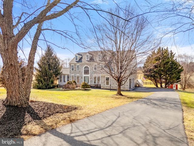 39054 OLD STAGE PL, Waterford, VA 20197