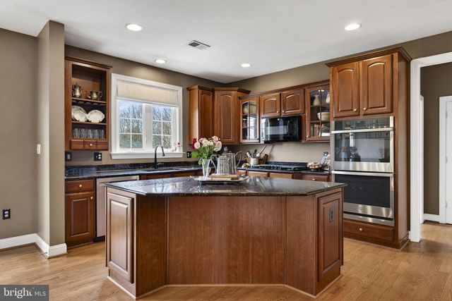 39054 OLD STAGE PL, Waterford, VA 20197