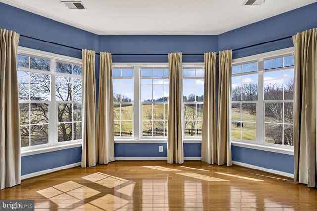 39054 OLD STAGE PL, Waterford, VA 20197