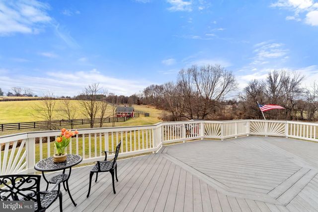 39054 OLD STAGE PL, Waterford, VA 20197