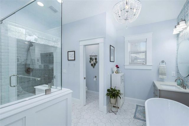 209 E NORTH STREET, Tampa, FL 33604