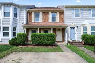 229 Windbrooke LN, Virginia Beach, VA 23462