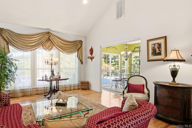 5 Wood Hollow Drive, Westhampton, NY 11977