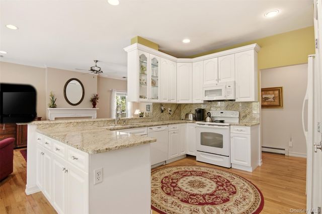 5 Wood Hollow Drive, Westhampton, NY 11977