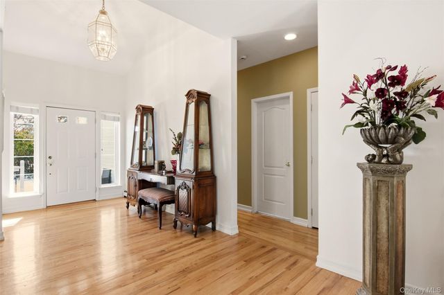 5 Wood Hollow Drive, Westhampton, NY 11977