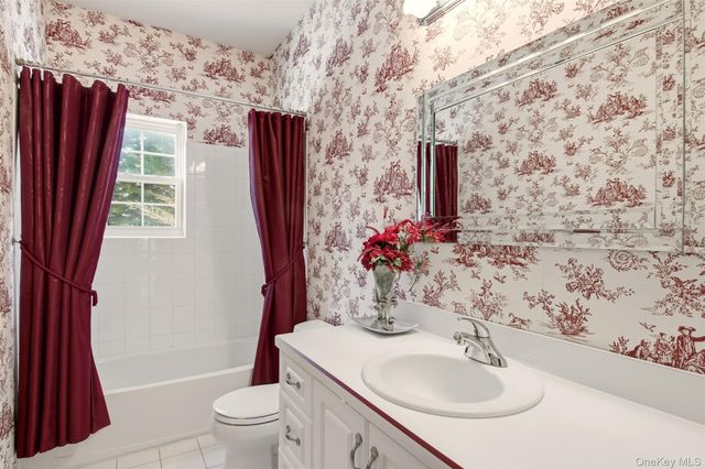 5 Wood Hollow Drive, Westhampton, NY 11977