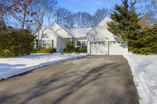 5 Wood Hollow Drive, Westhampton, NY 11977