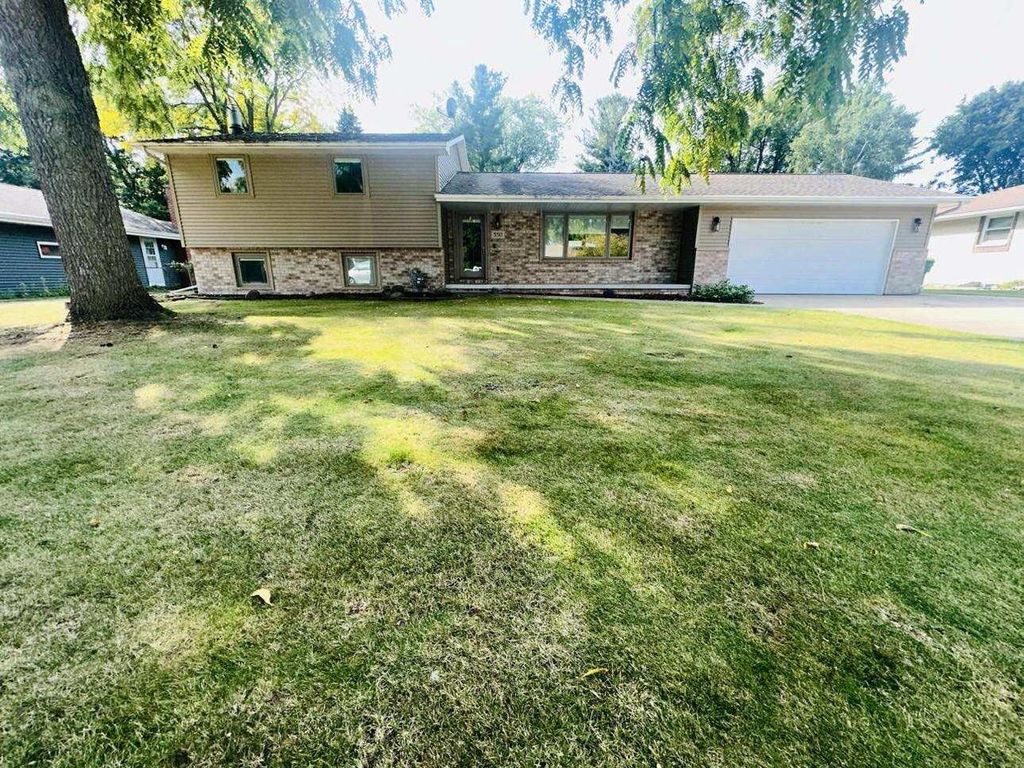 550 HARVEST ROAD, Green Bay, WI 54302