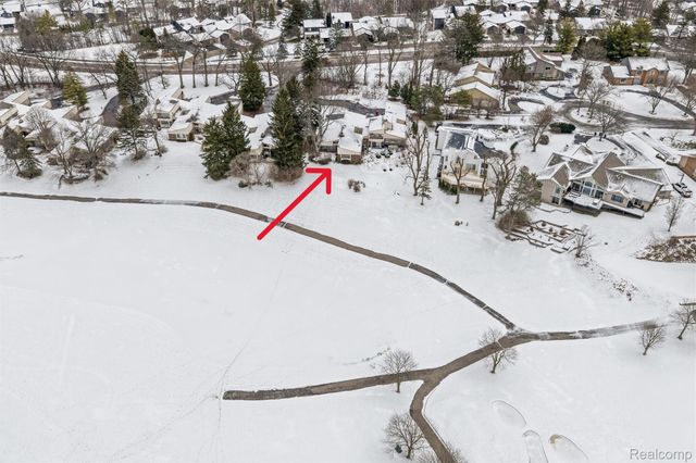 4260 Wabeek Lake Drive S, West Bloomfield Charter Township, MI 48302