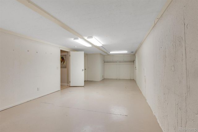 4260 Wabeek Lake Drive S, West Bloomfield Charter Township, MI 48302