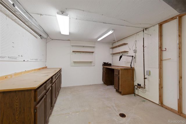 4260 Wabeek Lake Drive S, West Bloomfield Charter Township, MI 48302