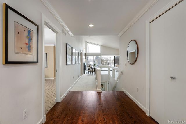 4260 Wabeek Lake Drive S, West Bloomfield Charter Township, MI 48302