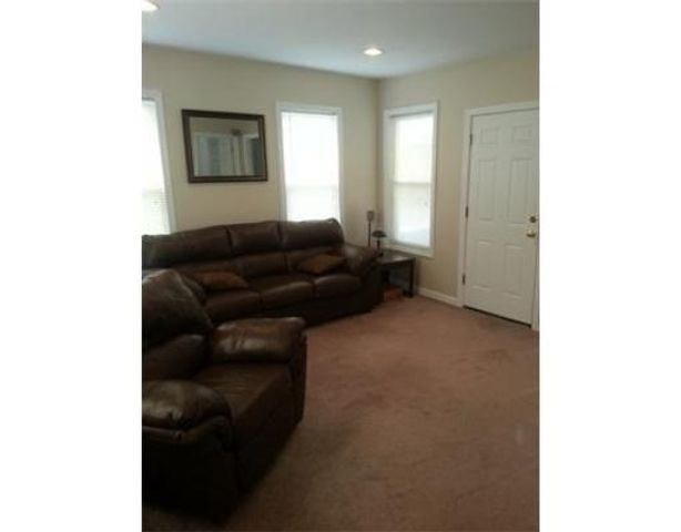 414 E Central St 1, Franklin, MA 02038