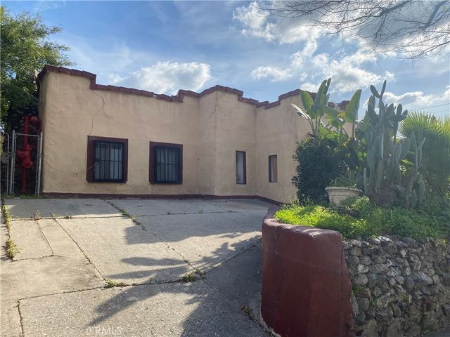 3000 Cazador, Los Angeles, CA 90065
