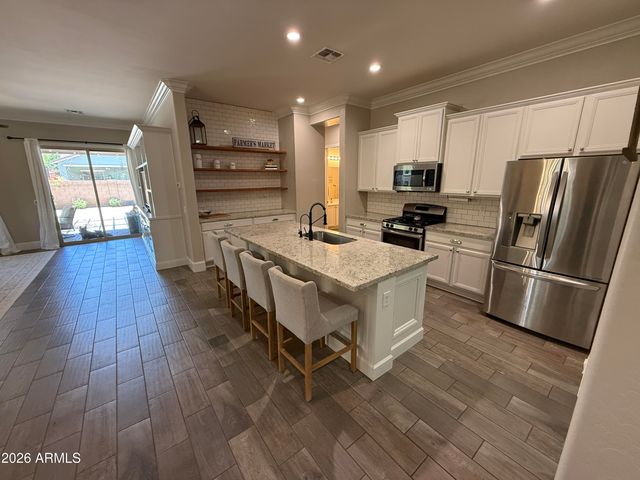 4095 E COMSTOCK Drive, Gilbert, AZ 85296