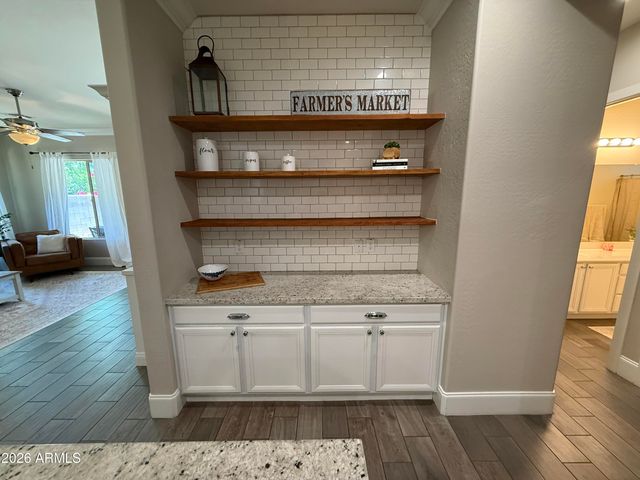 4095 E COMSTOCK Drive, Gilbert, AZ 85296