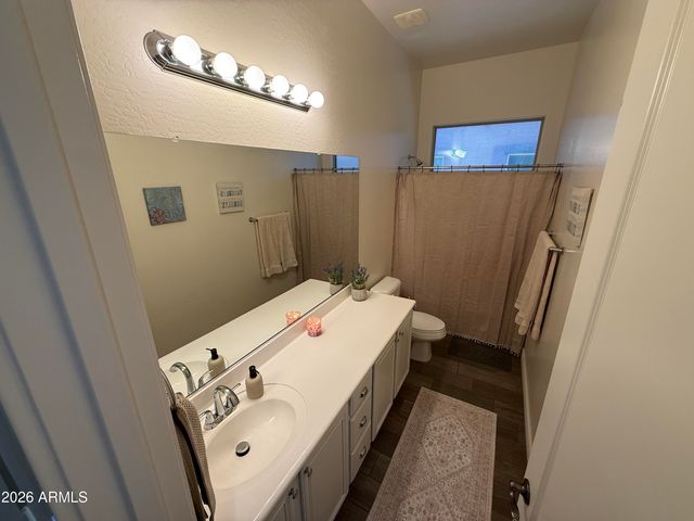 4095 E COMSTOCK Drive, Gilbert, AZ 85296