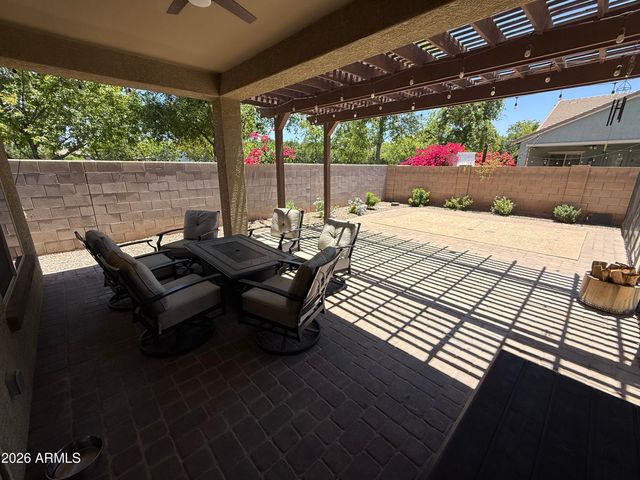 4095 E COMSTOCK Drive, Gilbert, AZ 85296