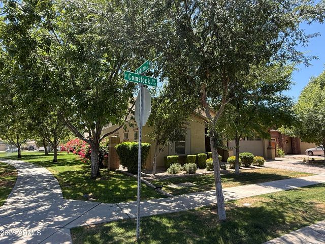 4095 E COMSTOCK Drive, Gilbert, AZ 85296