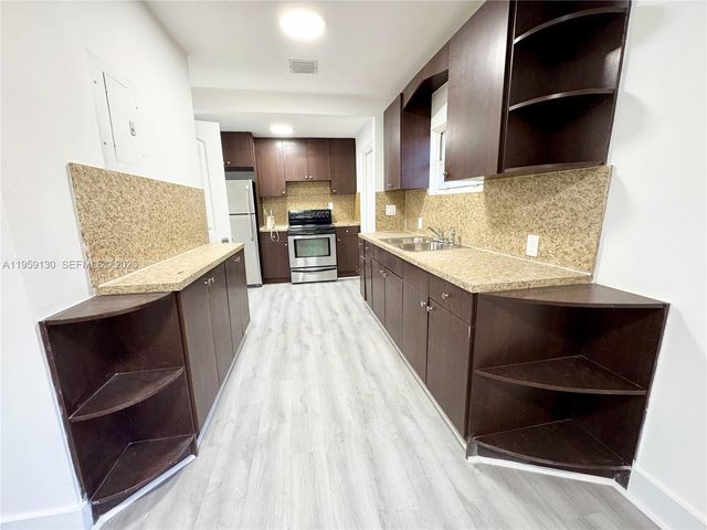 7528 NE 3rd Ct, Miami, FL 33138