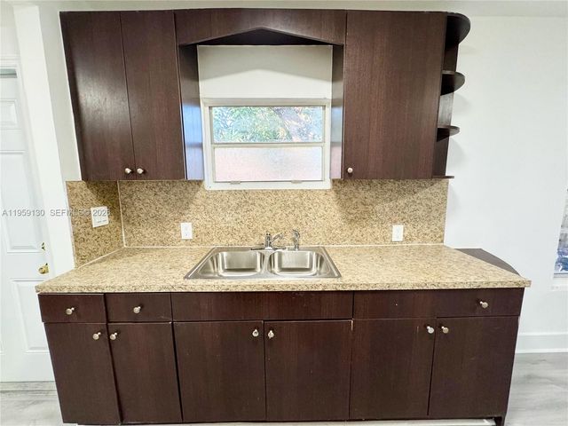 7528 NE 3rd Ct, Miami, FL 33138