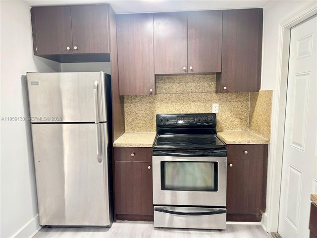 7528 NE 3rd Ct, Miami, FL 33138