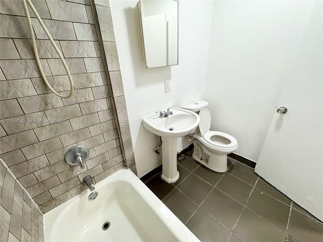 7528 NE 3rd Ct, Miami, FL 33138