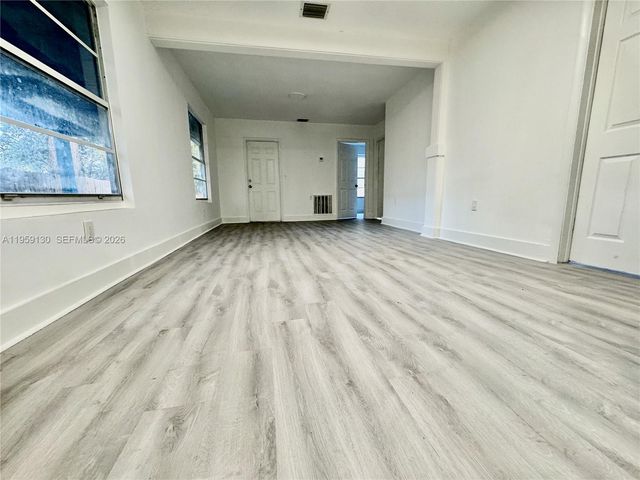 7528 NE 3rd Ct, Miami, FL 33138