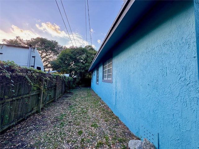 7528 NE 3rd Ct, Miami, FL 33138