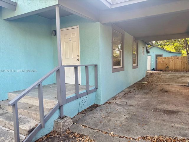 7528 NE 3rd Ct, Miami, FL 33138