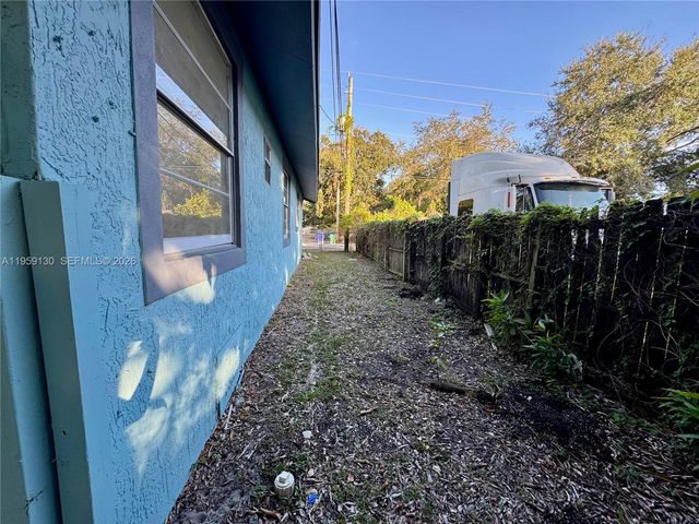 7528 NE 3rd Ct, Miami, FL 33138