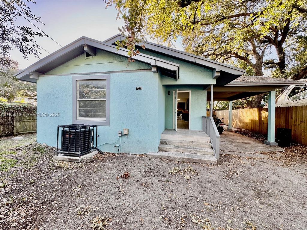 7528 NE 3rd Ct, Miami, FL 33138