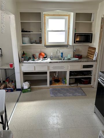 20489 Andover Street, Highland Park, MI 48203