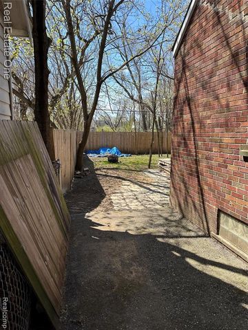 20489 Andover Street, Highland Park, MI 48203