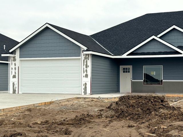 1152 Vista Sur Dr, Salina, KS 67401