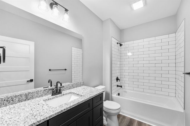 1152 Vista Sur Dr, Salina, KS 67401