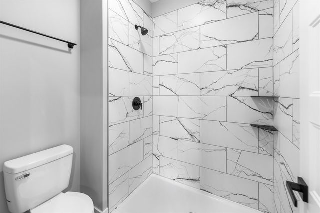 1152 Vista Sur Dr, Salina, KS 67401