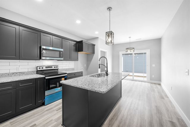 1152 Vista Sur Dr, Salina, KS 67401