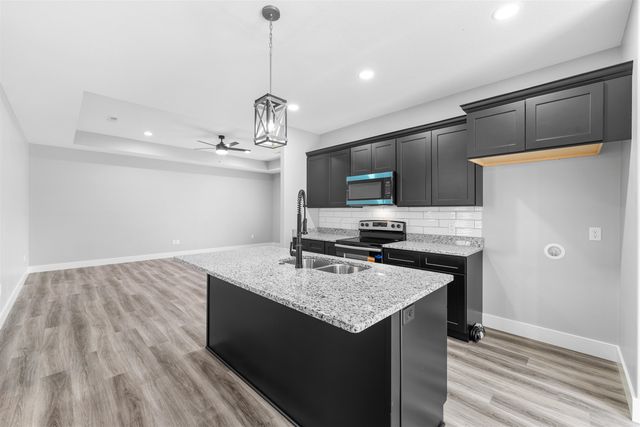 1152 Vista Sur Dr, Salina, KS 67401