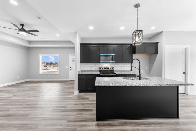 1152 Vista Sur Dr, Salina, KS 67401