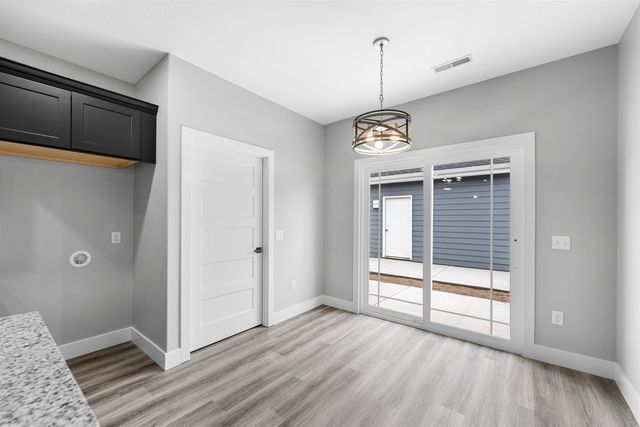 1152 Vista Sur Dr, Salina, KS 67401